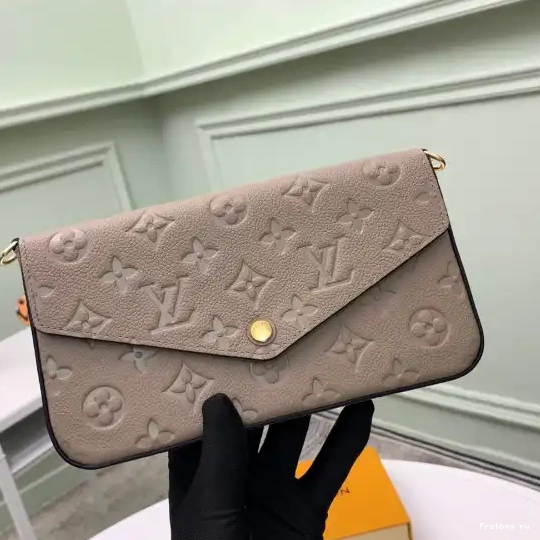 First bag ru POCHETTE FÉLICIE LOUIS VUITTON 0620